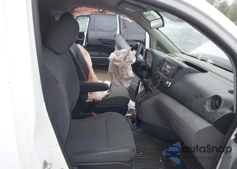 2016 Nissan Nv200 S/Sv z USA, uszkodzony, nr VIN 3N6CM0KN0GK696935